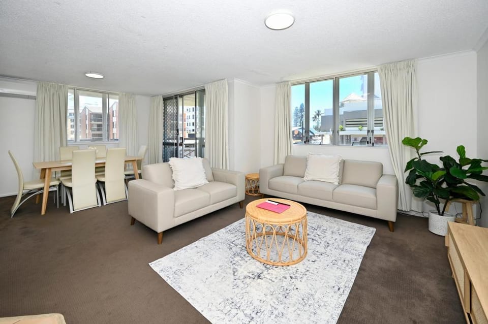 Sun, Surf, and Sand at Parkyn! Apartment in Sunshine Coast