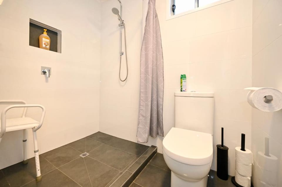 Stylish 2 b/r apartment - 4 guests, garage ZC5 Apartment in Maroochydore
