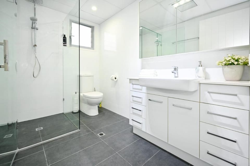 Stylish 2 b/r apartment - 4 guests, garage ZC5 Apartment in Maroochydore
