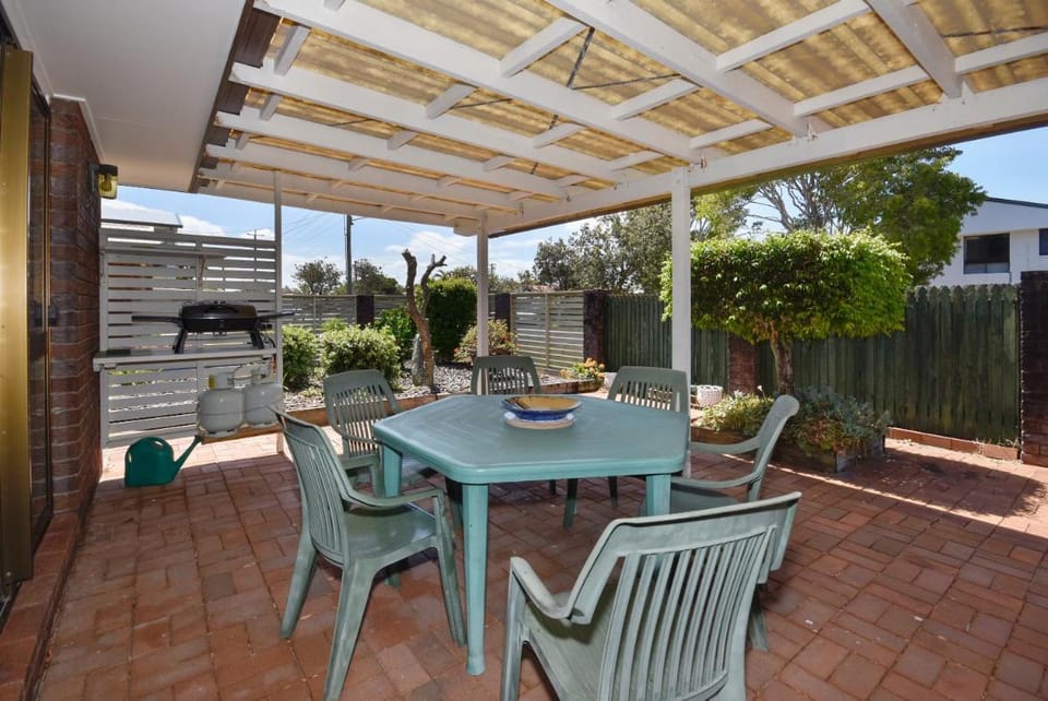 Beach House Getaway - Family & Pets ZB6 Vacation rental in Sunshine Coast