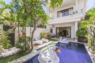 4Br spacious villa in Seminyak Villa in Kuta