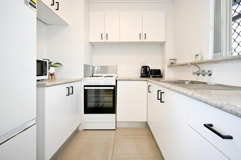 Beachside Bliss, 1 B/R Retreat Apartment in Sunshine Coast