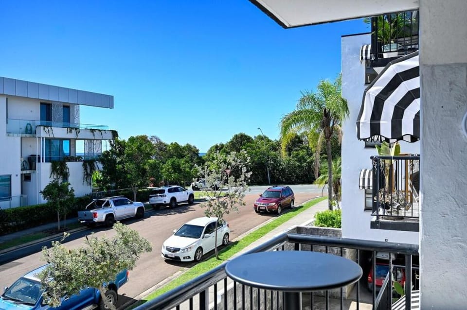Beachside Bliss, 1 B/R Retreat Apartment in Sunshine Coast