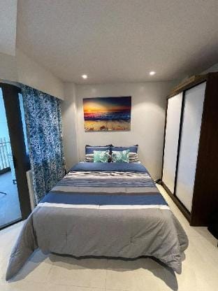 Ma Roberta@Tambuli Resort with fast Wifi 16 Floor Apartment in Lapu-Lapu City
