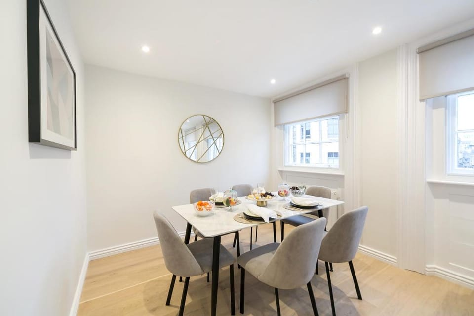 Urban Chic – Drury Apartment in City of Westminster