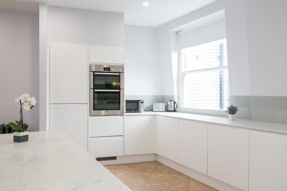 Urban Chic - Shaftesbury Apartment in City of Westminster