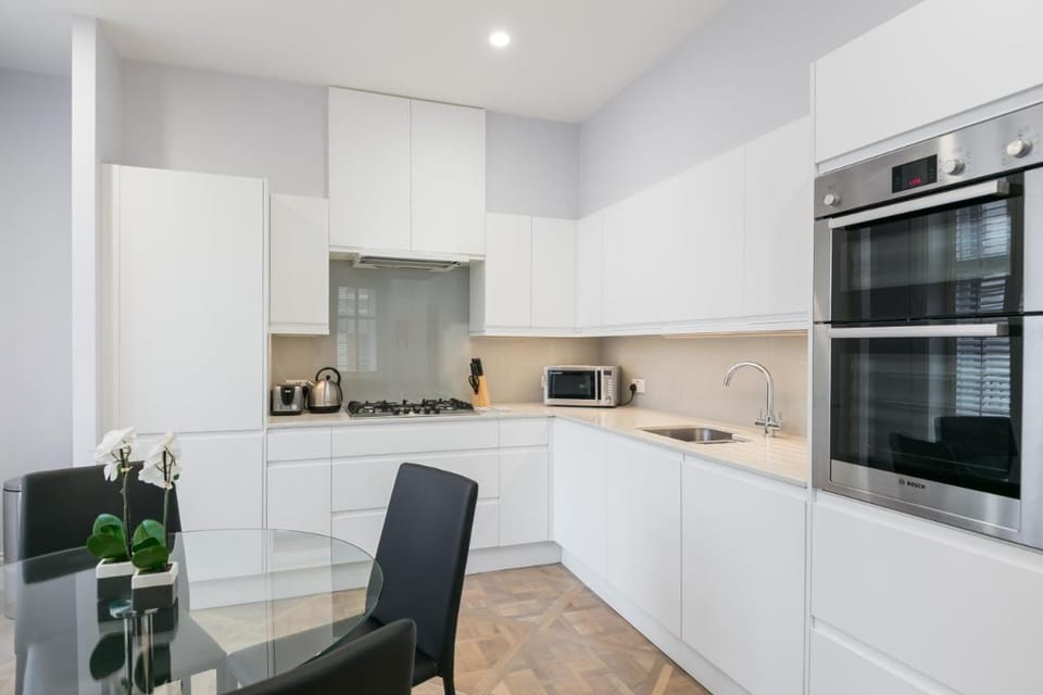 Urban Chic - Shaftesbury Apartment in City of Westminster