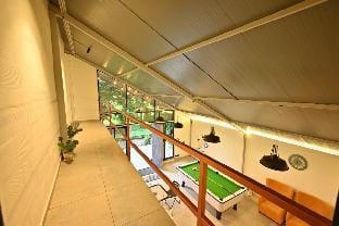Tuscan Farms: Accommodates from 16 to 30 Adults Villa in Maharashtra