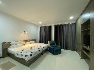 Villa Komandan, Private Pool, up to 20 guests Villa in West Java