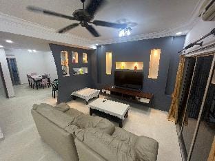 Ehsan Jaya IKEA Toppen near PeiKin Long Sing YiJia Vacation rental in Johor Bahru