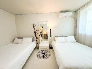 Edae Station 3min 2Room/3Bed/1Bath#Hongdae#Myeongdong#Mapo#full of sunshine Apartment in Seoul