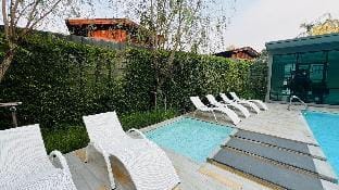 Close Maya temple pool gym city1BR Apartment in Chiang Mai