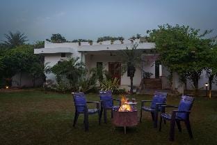 Cozy FarmStay with Swimming pool Villa in Jaipur