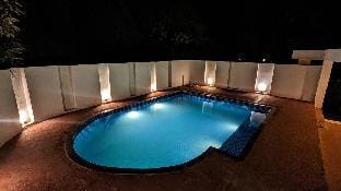 Cozy FarmStay with Swimming pool Villa in Jaipur