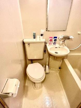 Shinjuku Gochome Sta. West House Hana #101 Apartment in Shibuya