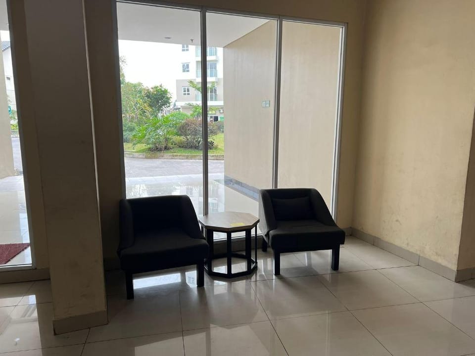 OYO 93922 Apartemen Gateway Pasteur By Sinta Hotel in Bandung
