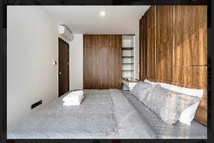 Saigon Royal 3BR Apartment in Ho Chi Minh City