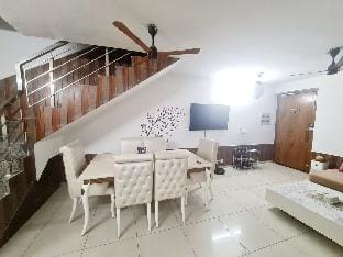Soothing Skies Penthouse Apartment in Punjab, India