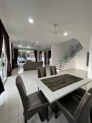 Alpine Taman Kiara 2 Homestay (Room 2 + Room 1) Vacation rental in Port Dickson