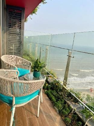 Studio tang 16 IBIZA Flamingo Hai Tien Apartment in Laos