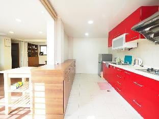 Simple is beautiful 在這溫暖空間裡/共用衛浴(四C)Mar-exclusive Apartment in Taipei City