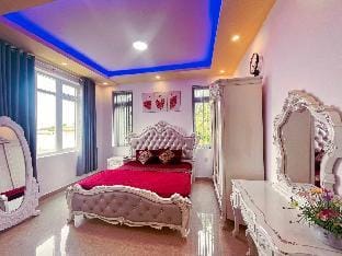 Villa Huỳnh Tấn Phát Villa in Dalat