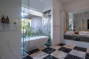 Outstanding - Location & Fabulous Facilities Villa in North Kuta