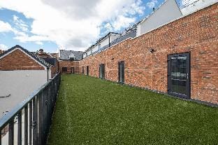 Modern 2 Bedrooms Apt. 05 Town Centre Camberley Apartment in Camberley