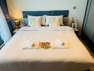 Posh Couple's Seaview 1-BR Condo Apartment in Pattaya City