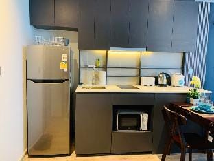 Posh Couple's Seaview 1-BR Condo Apartment in Pattaya City