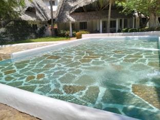 MARIA, the Star on the Sea Beach cottages   JIRANI Apartment in Malindi