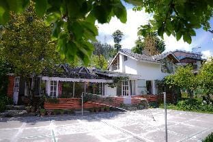 Nalagarh Loghuts by Edenhomes Vacation rental in Manali
