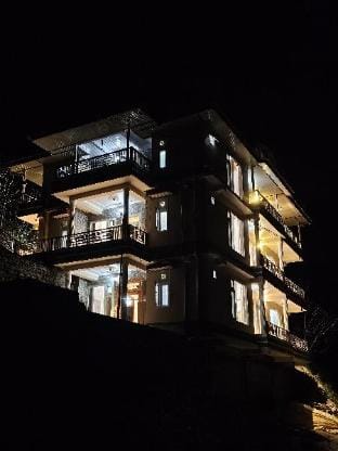 Wild Orchard Pure Vegetarian Homestay(Family Room) Apartment in Himachal Pradesh