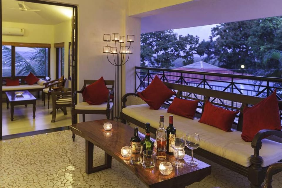 Five Tropical Woods  4 BR Villa/Goa Pool Cook Villa in Goa, India