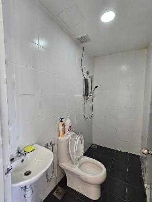 M Suite 4 @ Menjalara, 5 min Desa Park City Apartment in Petaling Jaya
