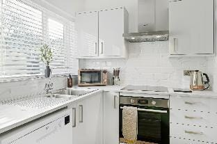 Windsor House by Andrew Hart Property Vacation rental in Stourbridge