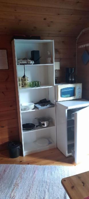 Pieni järvenranta mökki 14 m2 Vacation rental in Finland
