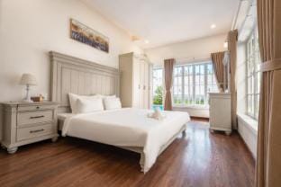 Canaan Villa 4 Bedroom Near Beach  Villa in Da Nang