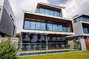 LUXURY VILLA with 5 BEDROOMS RIVER VIEW Villa in Hoa Hai