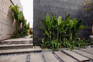 LUXURY VILLA with 5 BEDROOMS RIVER VIEW Villa in Hoa Hai