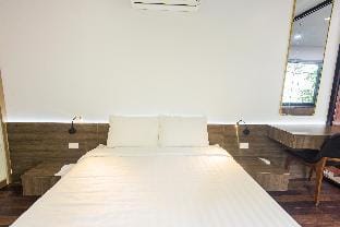 22housing Apartment  1BR 20 Linh Lang Apartment in Hanoi