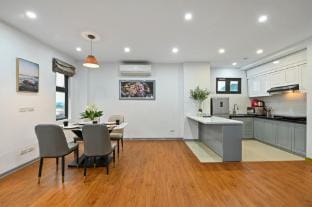 2BR apartment 20 Linh Lang near Lotte/Kim Ma Apartment in Hanoi