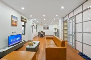 2BR apartment 20 Linh Lang near Lotte/Kim Ma Apartment in Hanoi