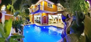 GOLDLAND Luxury Pool Villa Pattaya Walking Street Villa in Pattaya City