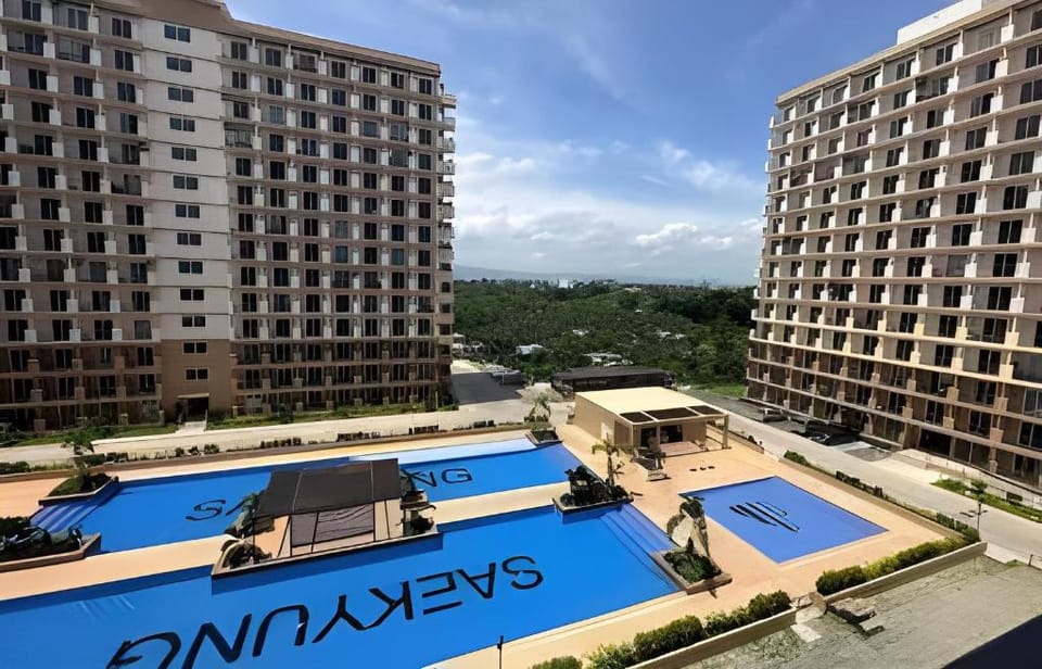 Lapu-Lapu City condo near beach, airport, poolview Apartment in Lapu-Lapu City