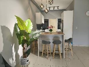 Near Legoland Medini 15pax J&L@2 Apartment in Johor