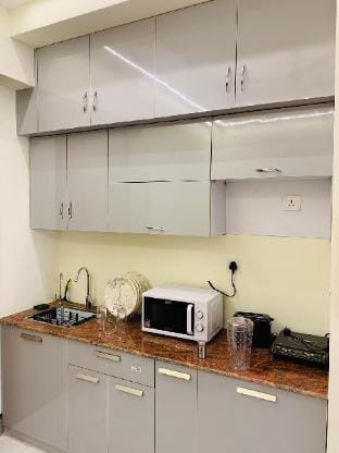 Praavi homes (Stylish 1 bedroom Apartment) Vacation rental in Noida