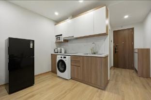 Căn hộ một phòng ngủ đầy đủ nội thất hướng phố Apartment in Hanoi