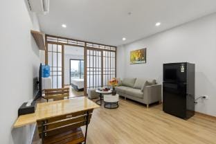 Căn hộ một phòng ngủ đầy đủ nội thất hướng phố Apartment in Hanoi