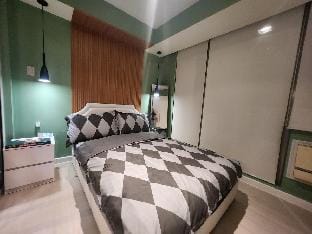 Near Airport, Double Bed, White Sand Gym & More Apartment in Paranaque